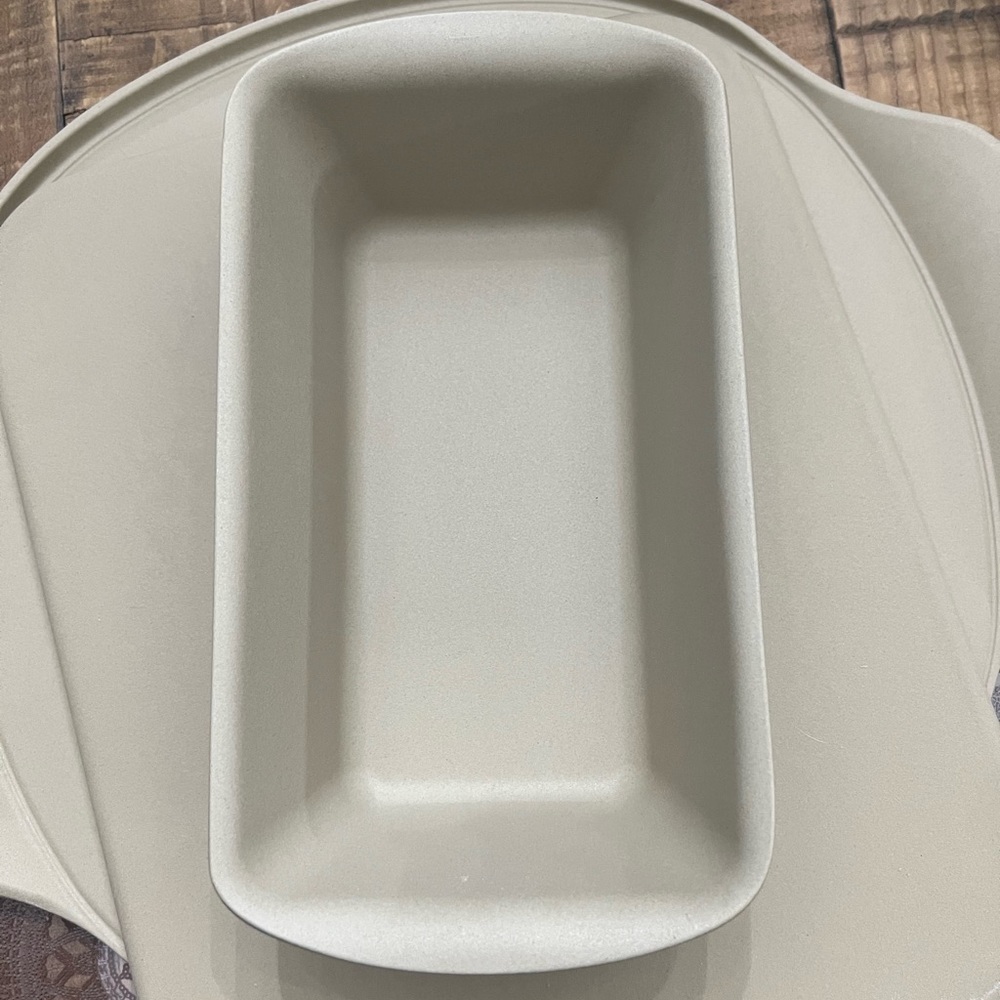 Pampered Chef stone loaf pan. NEW.